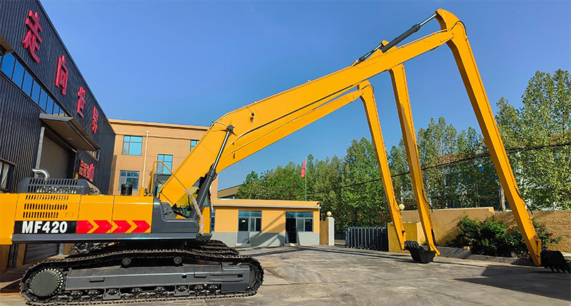  Long Boom Excavator