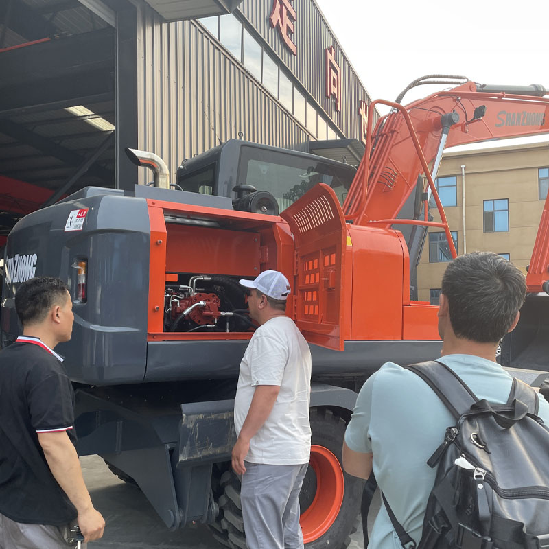 Markaziy Osiyodan mijozlar tashrif buyurishadi - tez buyurtma bering