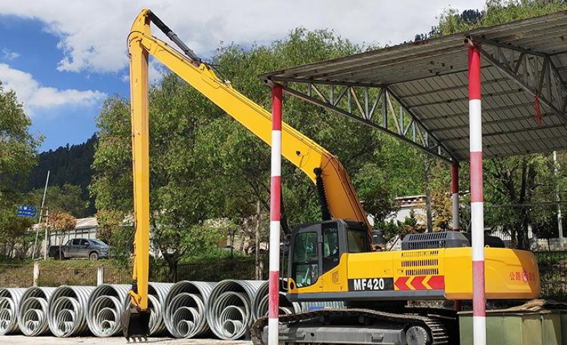 Uzun Kollu Paletli Ekskavatör Tibet'e Ulaştı ve Mükemmel Çalışmaya Devam Ediyor