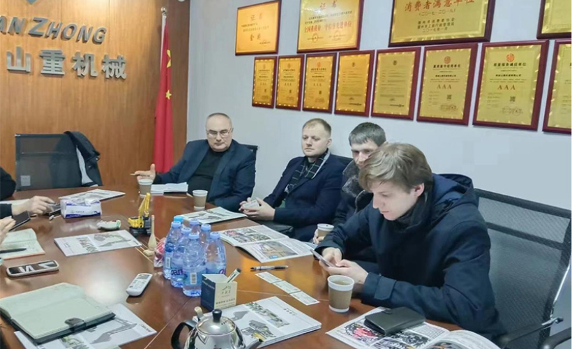 Uzaktan gelen misafirler - Rus müşteriler ziyaret ediyor