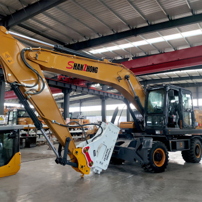 21 Ton Series Wheel Excavator Plus Hydraulic Hammer